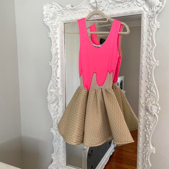 New York Couture Limited Edition DRIPPING Ice Cream CONE BIRTHDAY CAKE Party Dre - Picture 3 of 4